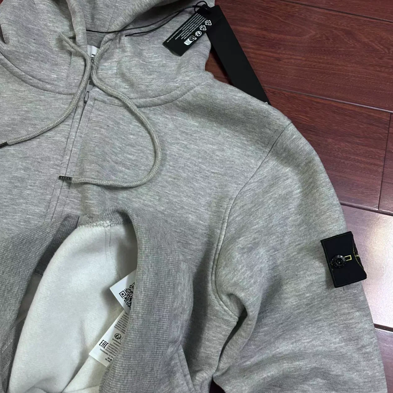 Compass Top Button Patch Hoodi – обзор и цена Fear Of God Essential