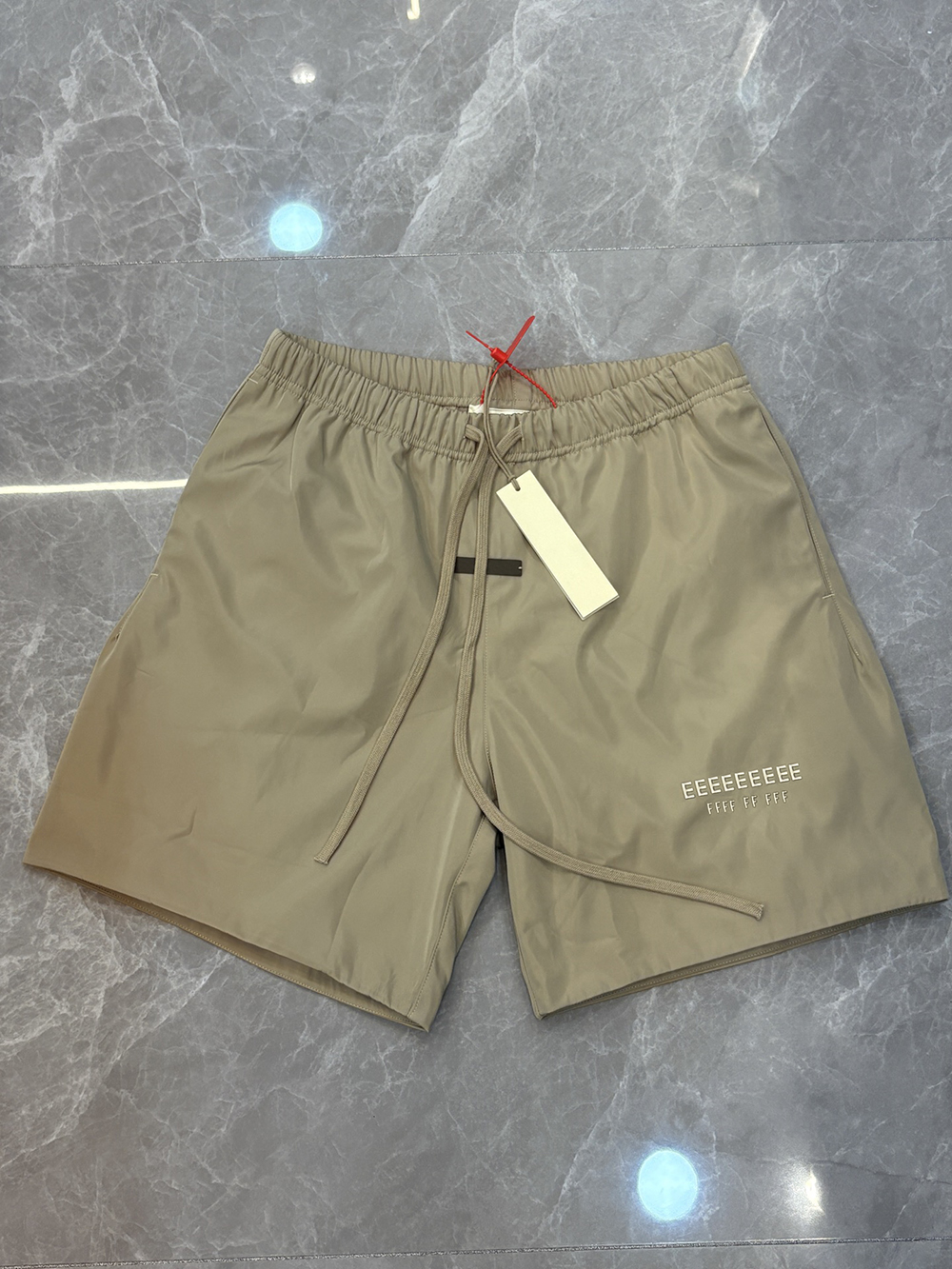25ss Classic Brand Shorts Alwa – обзор и цена Fear Of God Essential