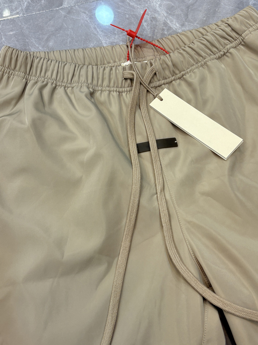 25ss Classic Brand Shorts Alwa – обзор и цена Fear Of God Essential